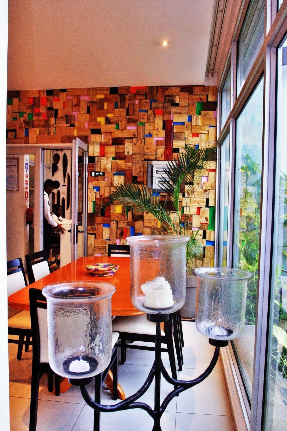 Art House Hotel Луанда Екстериор снимка